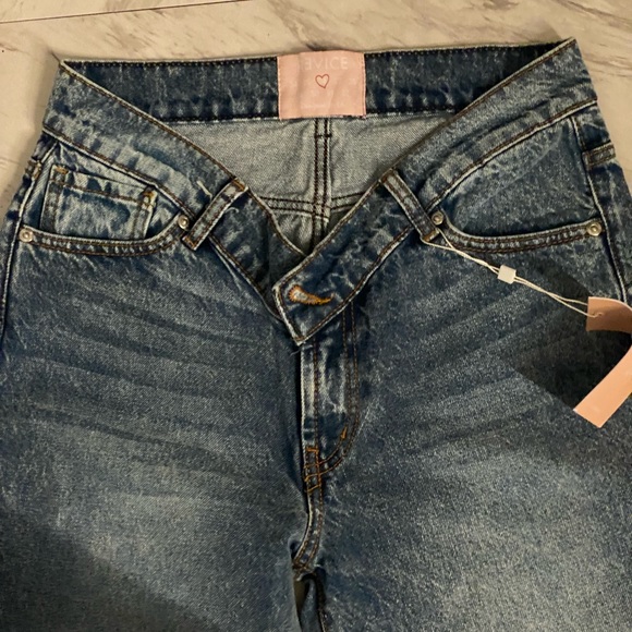 New💕 Revice Follow my Lead low cut front 💕 - Picture 6 of 9